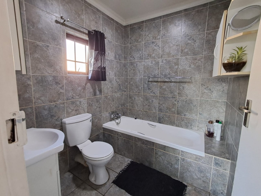 3 Bedroom Property for Sale in Vaalpark Free State